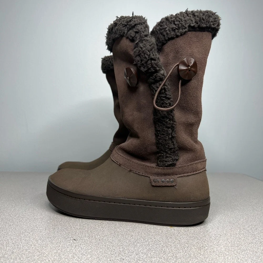 CROCS Brown Women's Shearling Lining Button Outdoor Adventure Boo Boots/Booties